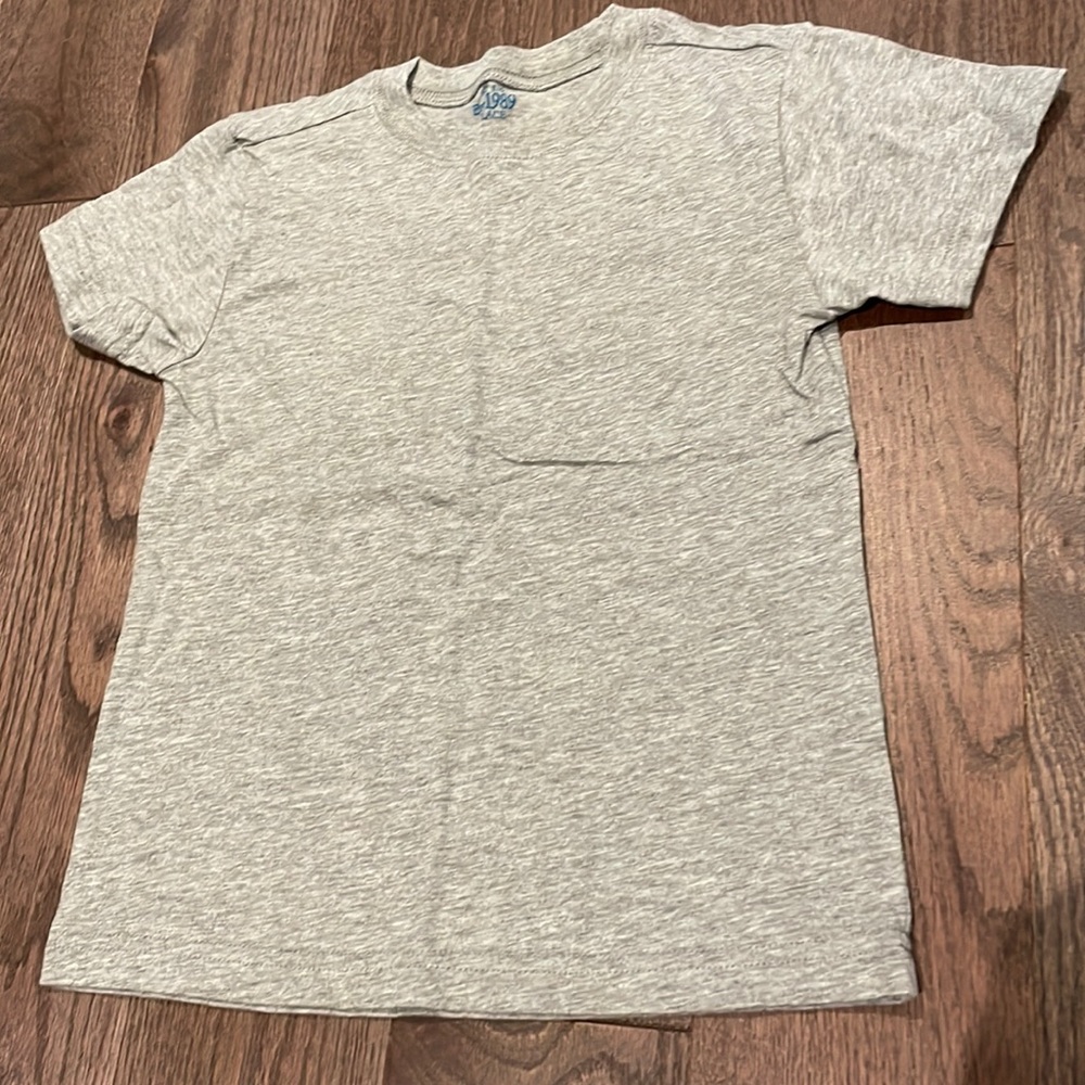 New condition Size 5-6 super soft Tshirt 100% cotton